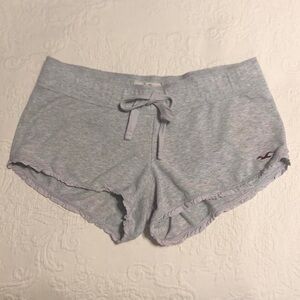 Hollister Y2K Low-Rise Ruffle Shorts